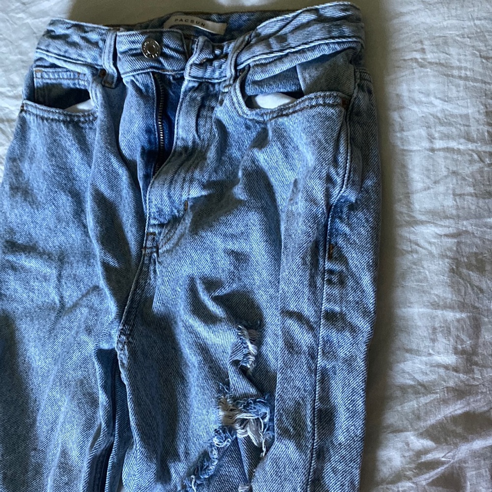 Ripped straight jeans